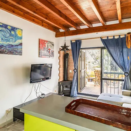 1 Bedroom Lovely In Apartment